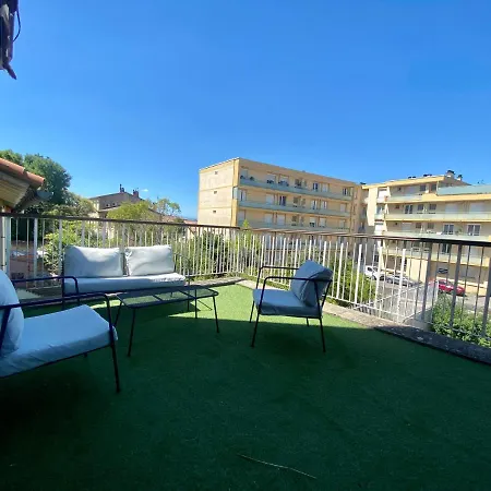 Les Terrasses D'iena - 2 Avec Parking Prive Apartment